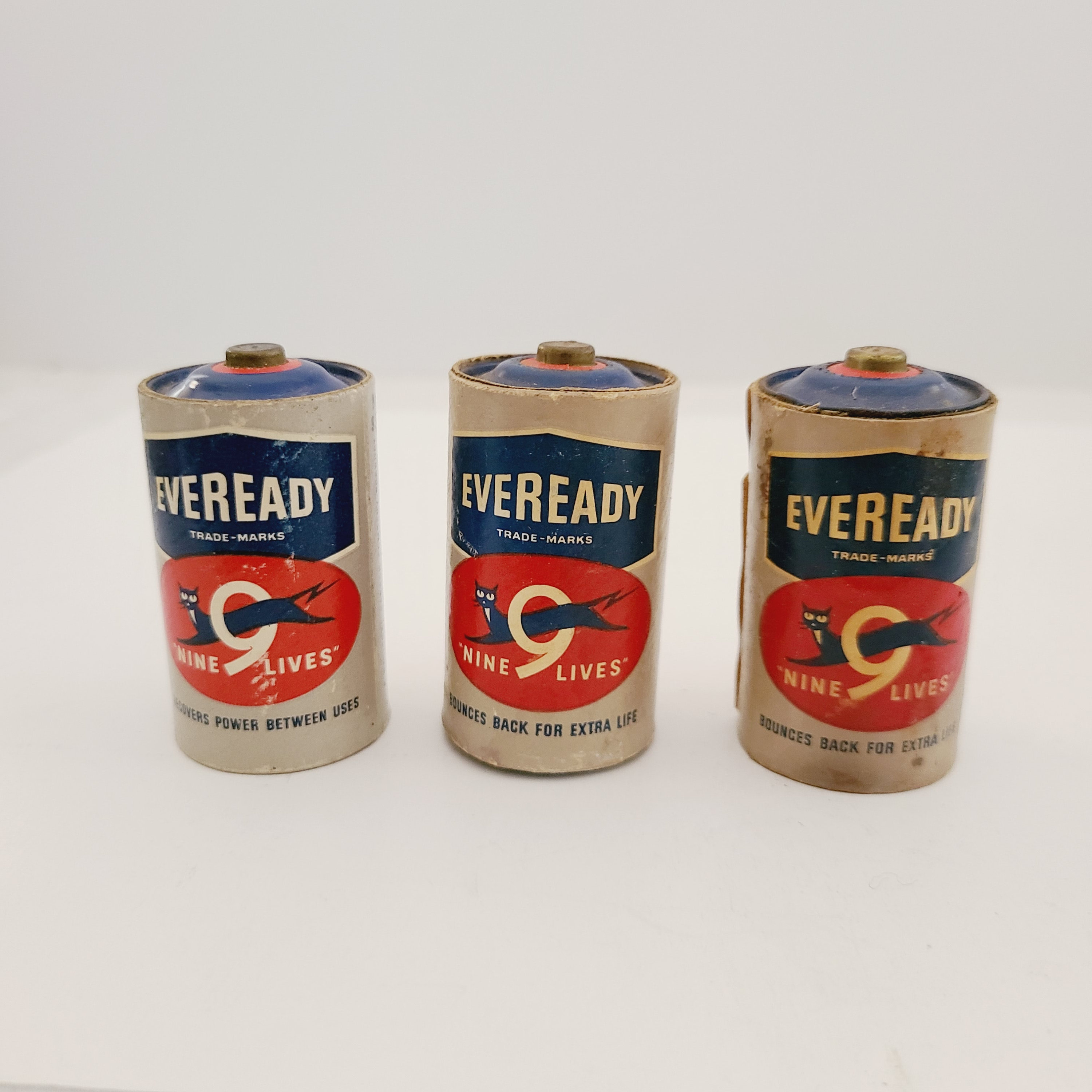 Vintage Eveready D Cell Battery Lot: Black Cat 9 Lives, 1950s