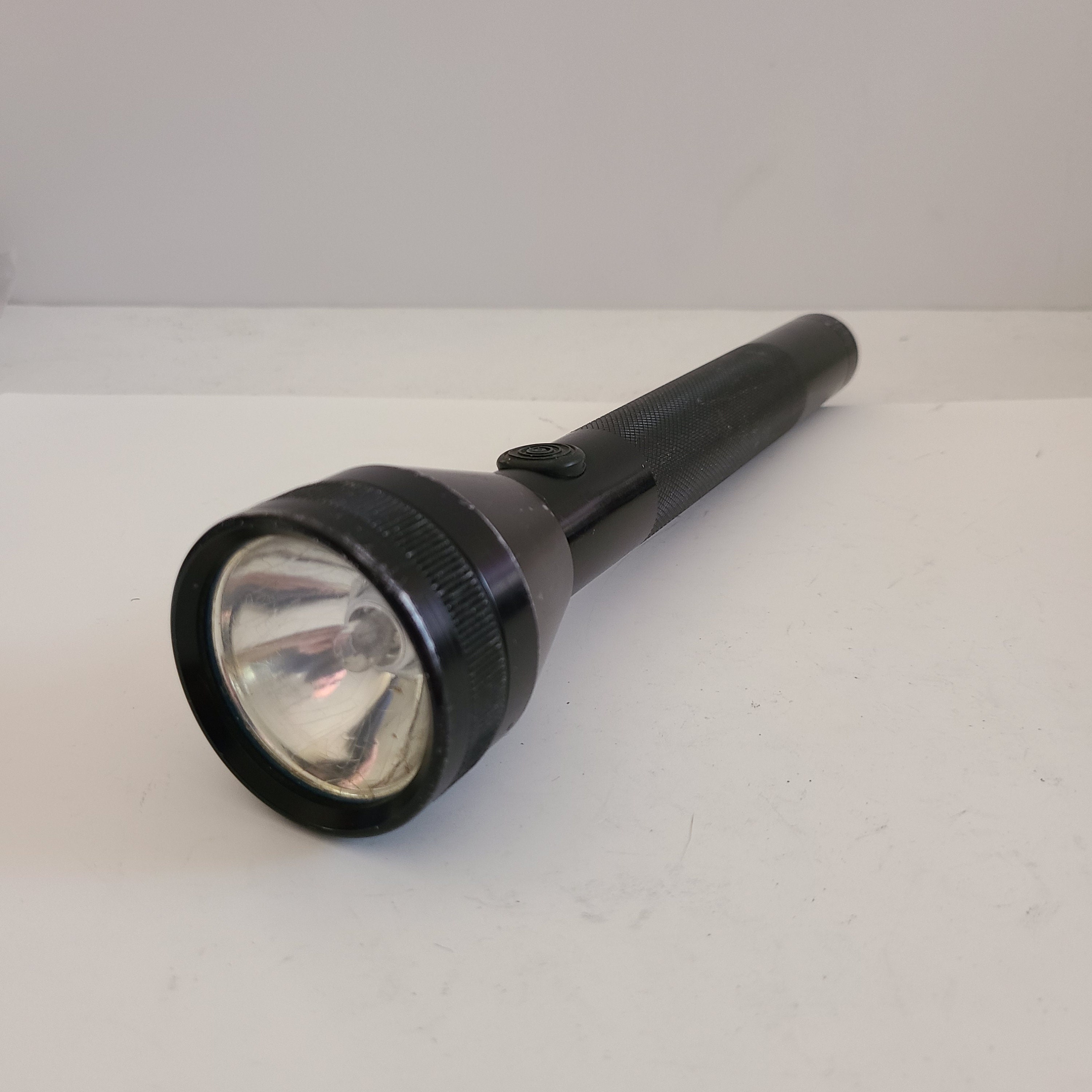 bushnell 1500 pro rechargeable flashlight walmart Bushnell, Rechargeable Flashlight, 1000 Lumens, Black