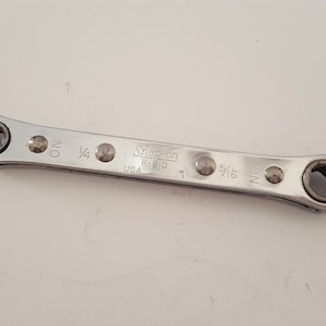 Vintage 1967 date code Snap-on Tools CR-810 combination ratcheting box wrench 1/4 and 5/16  nice clean condition