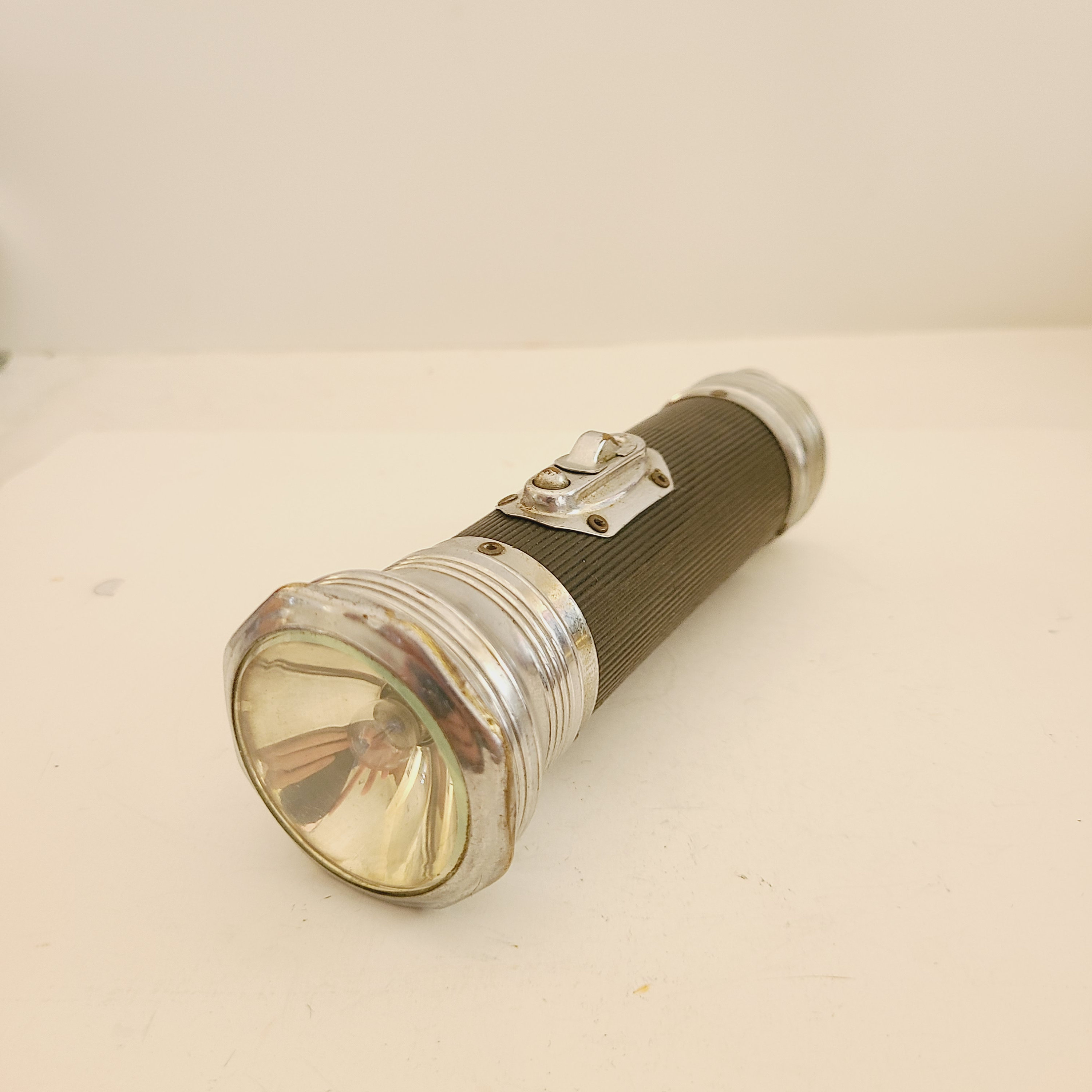CRONE FOCUS TRICOLOR Lampe Torche/Flashlight/Taschenlampe Vintage