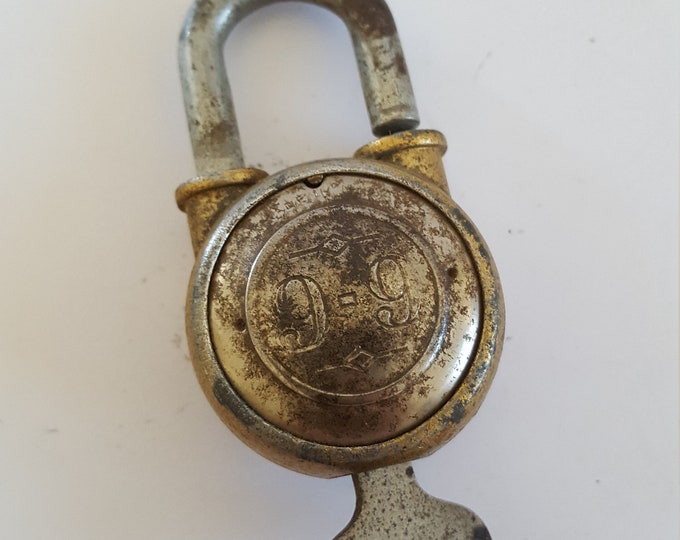 Vintage Walsco 99 Small Size Padlock, 1950's Made in USA One Key Nice