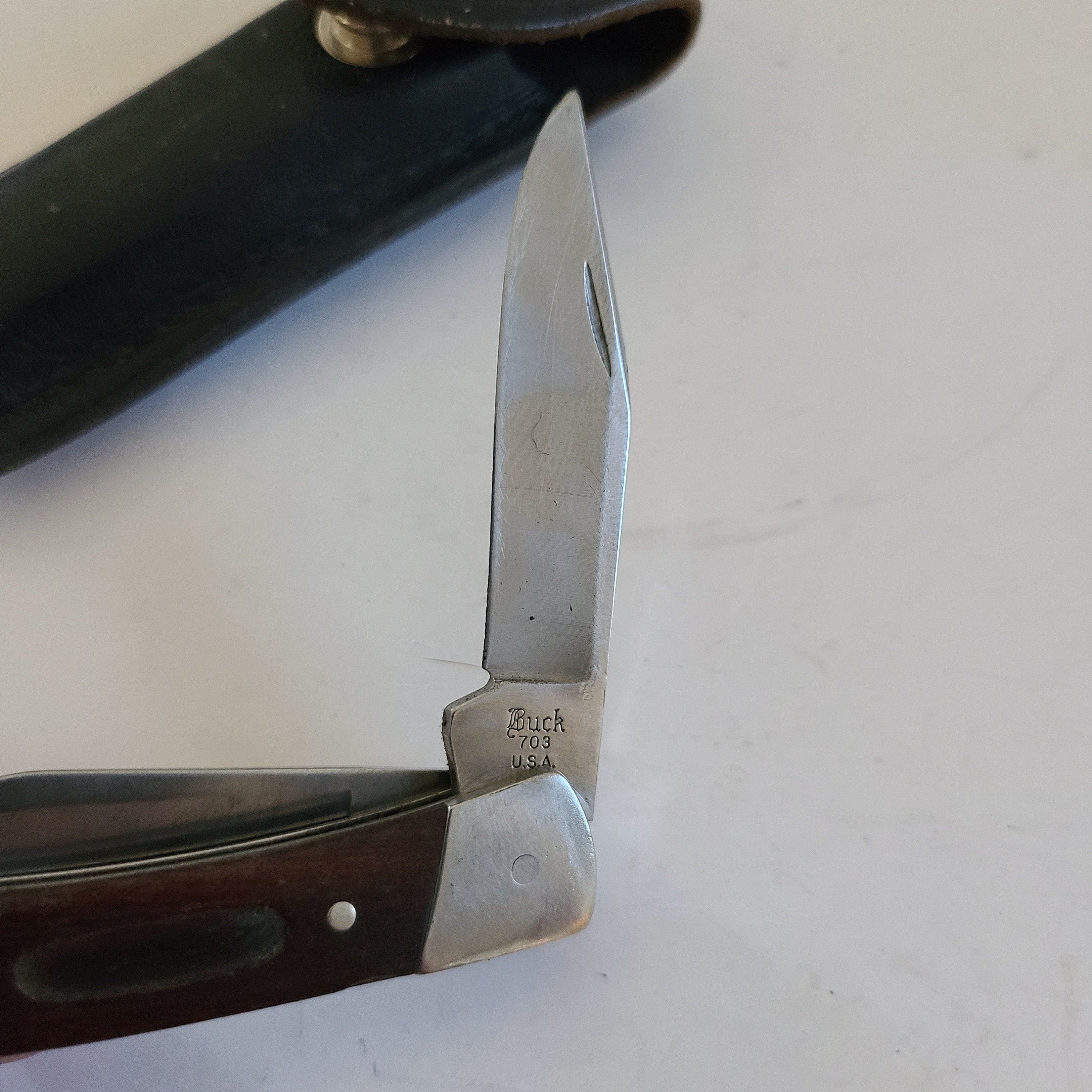 Vintage Pre-1986 Buck Model 703 Pocket Knife, Rosewood Vintage Pre-1986 Buck Model 703 Pocket Knife, Rosewood