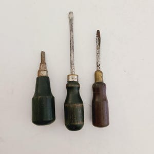 Vintage early 1950&#39;s lot of 3 small flathead screwdrivers, unmarked except one is marked &quot;Daraikl&#39;s Germany as found
