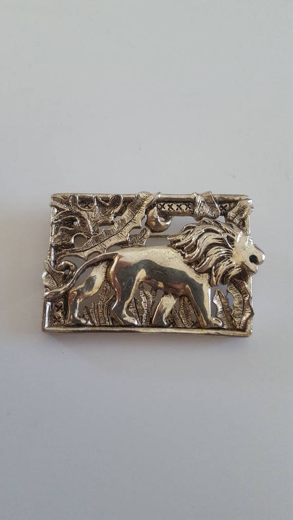 Vintage costume jewelry brooch rectangular King of