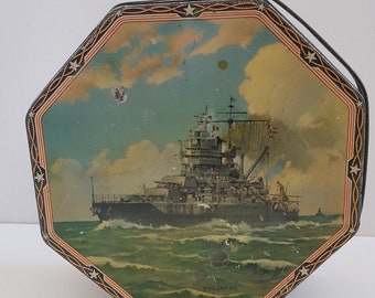 Vintage circa 1937-1941 Loose-Wiles Bisquit Co tin features US Navy ship, USS Idaho, USS Arizona, Uss West Virginia, Lexington, Chicago