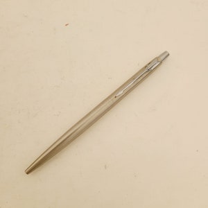 Vintage 1990(date code QI) Made in UK Parker CT Flighter ballpoint pen in stainless steel finish, used but good condition, blue medium ink