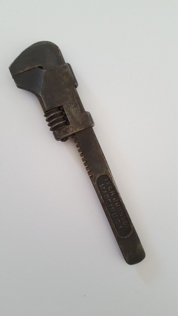 adjustable bicycle wrench