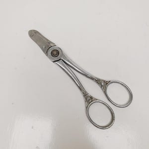 Vintage 1960&#39;s Wiss No. FH-4 flower shears USA, florist shears in nice condition.