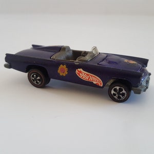 Vintage 1968 (&#39;69 release) Hot Wheels Redlines Classic &#39;57 T Bird, uncommon purple with brown interior tampo flower decals