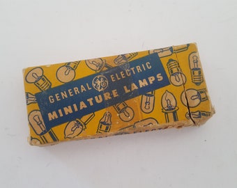 Vintage 1960's General Electric miniature lamps box of 10 old stock No. PR13 4.75v .50a