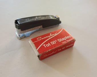 Vintage circa 1980&#39;s Swingline Tot 50 Deluxe mini stapler with partial box of staples, nice condition it works well, gray color