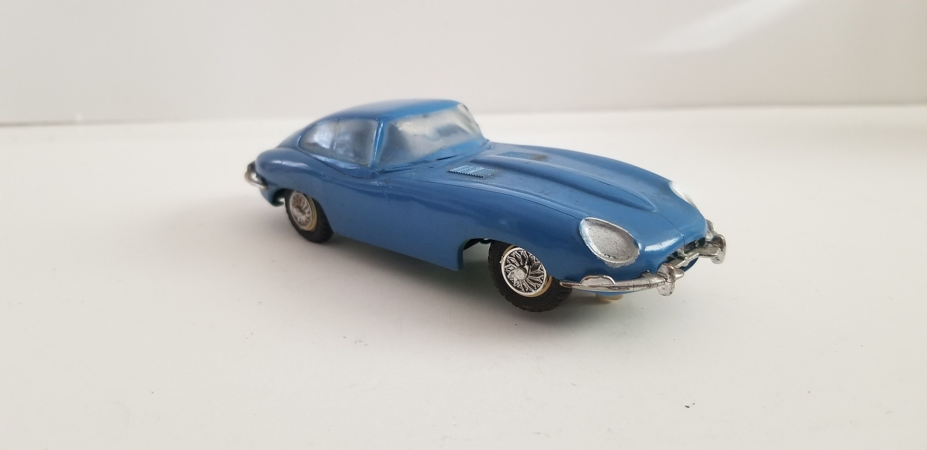  Scalextric Jaguar E Type Union Jack 1:32 Slot Race Car C3878 :  Toys & Games