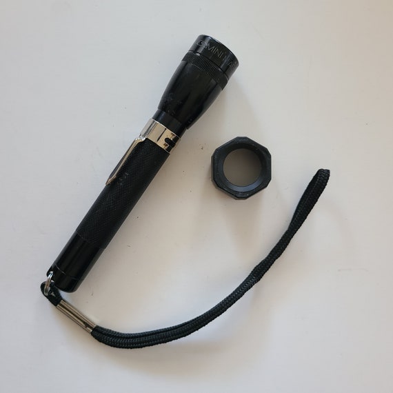 10本セット　USA MAGLITE ヴィンテージライト ブラック (31cm) Vintage Mini Maglite Flashlight: 1990s Aluminum With Sheath - Etsy