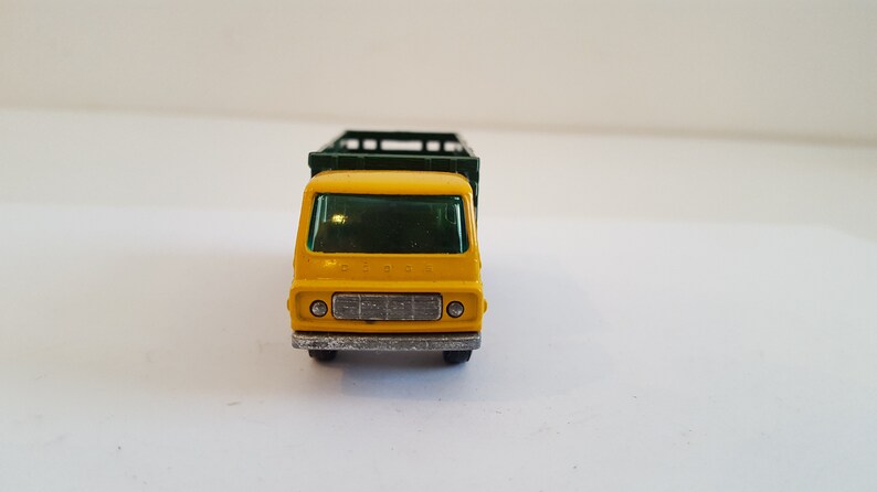 Camion Matchbox Series N°4 Stake Truck - Fabriqué En Angleterre, Jaune, échelle 1:64