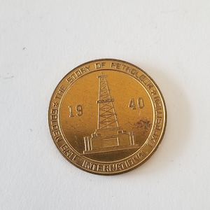 Vintage 1940 International Exposition Golden Gate Coin, souvenir, The Story of Petroleum