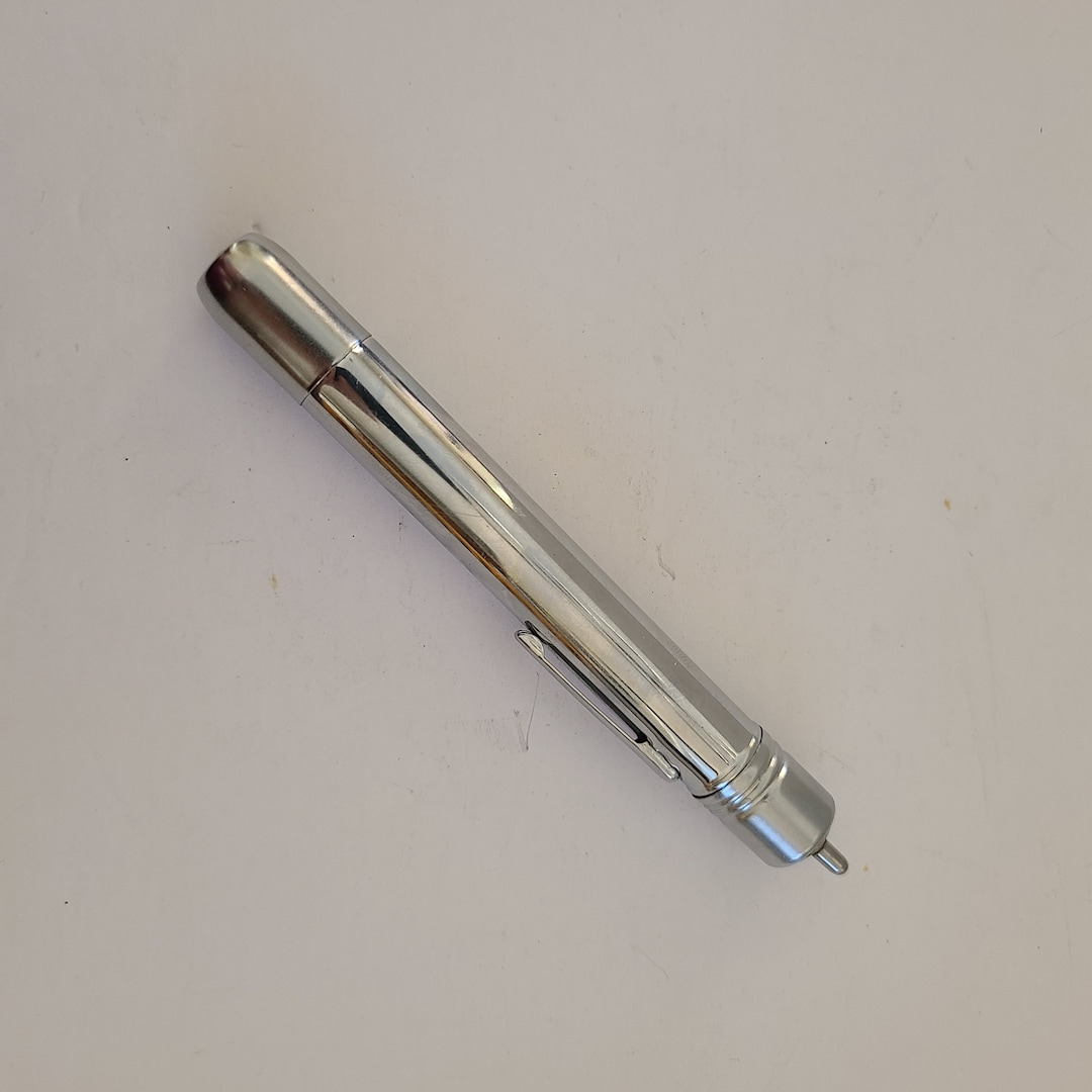 Lampe Torche Vintage M79 Superpila - Bon état