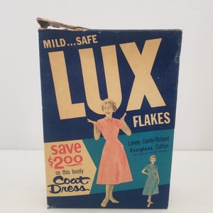 Vintage circa 1950's 3/4 full box of Lux Soap flakes. Good condition some flakes transferred to bags for shipping