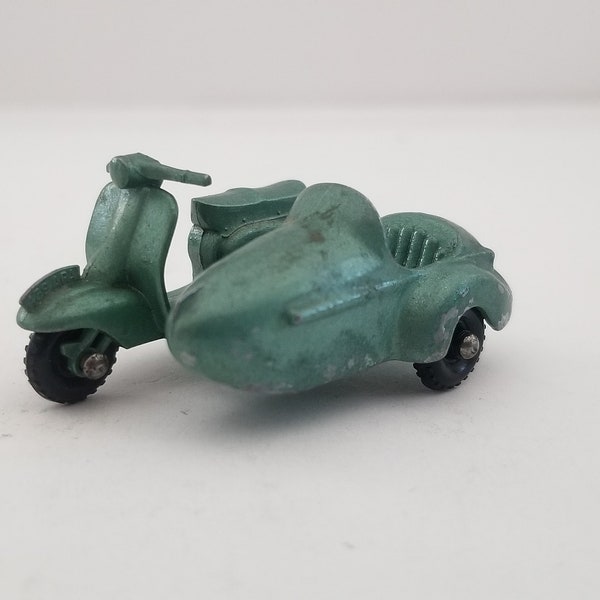 Vintage Matchbox series No. 36 TV 175 Lambretta Scooter with sidecar, condition 7, some playwear
