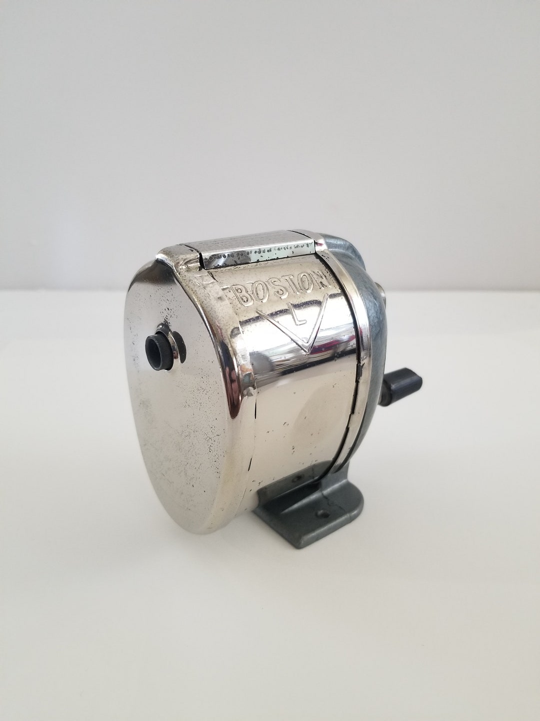 その他 BOSTON  PENCIL SHARPENER Vintage BOSTON L Manual PENCIL SHARPENER w/Hand Crank- 1950