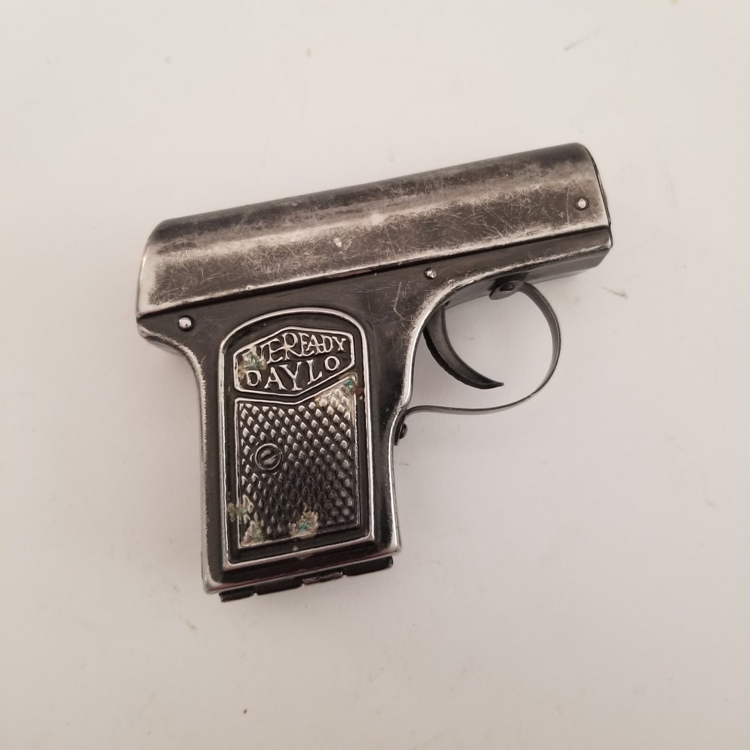 Antique 1917 Eveready Daylo No.2675 Novelty Pistol Flashlight, Shown
