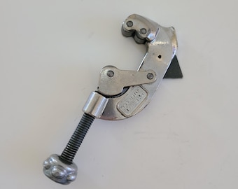 Vintage USA Made 1/8 to 1" Tube Cutter,  mechanics brake line, plumbers tool, pipe cutter, small size. Adjustable 1960's well constructed