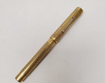 Vintage 1940s Wearever Fountain Pen: Gold tone metal may be plated No nib