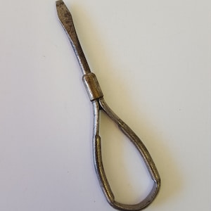 Vintage circa 1950&#39;s sewing machine screwdriver, slot head screws, unmarked Singer Sewing tools