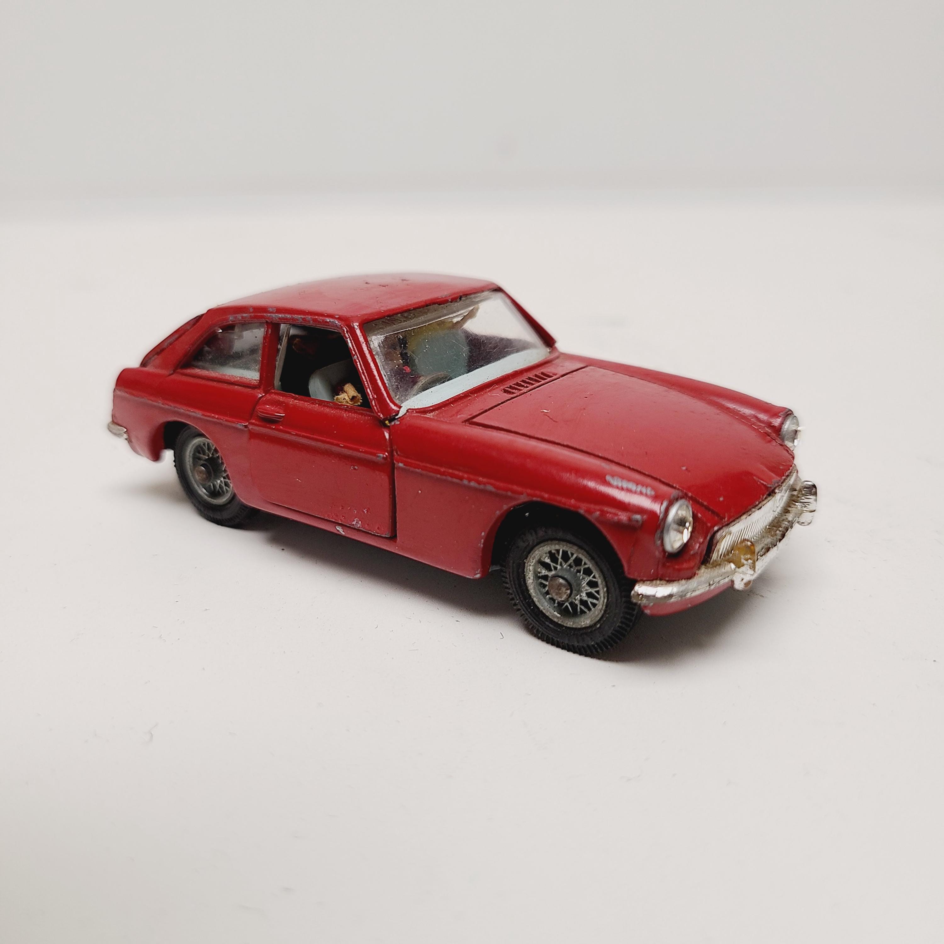 Vintage C1967-69 Corgi Toys MG GT Coupe With Luggage and People - Etsy