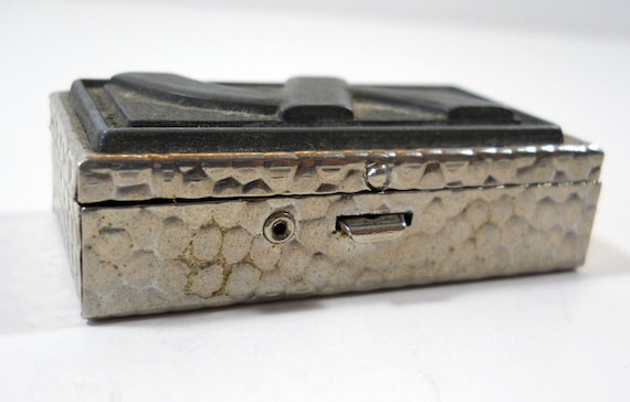 Small vintage pill box, snuff box, hammered desig… - image 2