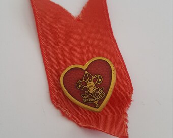 VINTAGE BSA BOY SCOUTS OF AMERICA  BE PREPARED HEART  PIN 