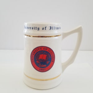 Vintage circa 1960&#39;s to 1970&#39;s Nassau China Co. University of Illinois tankard with crest of The school on one side