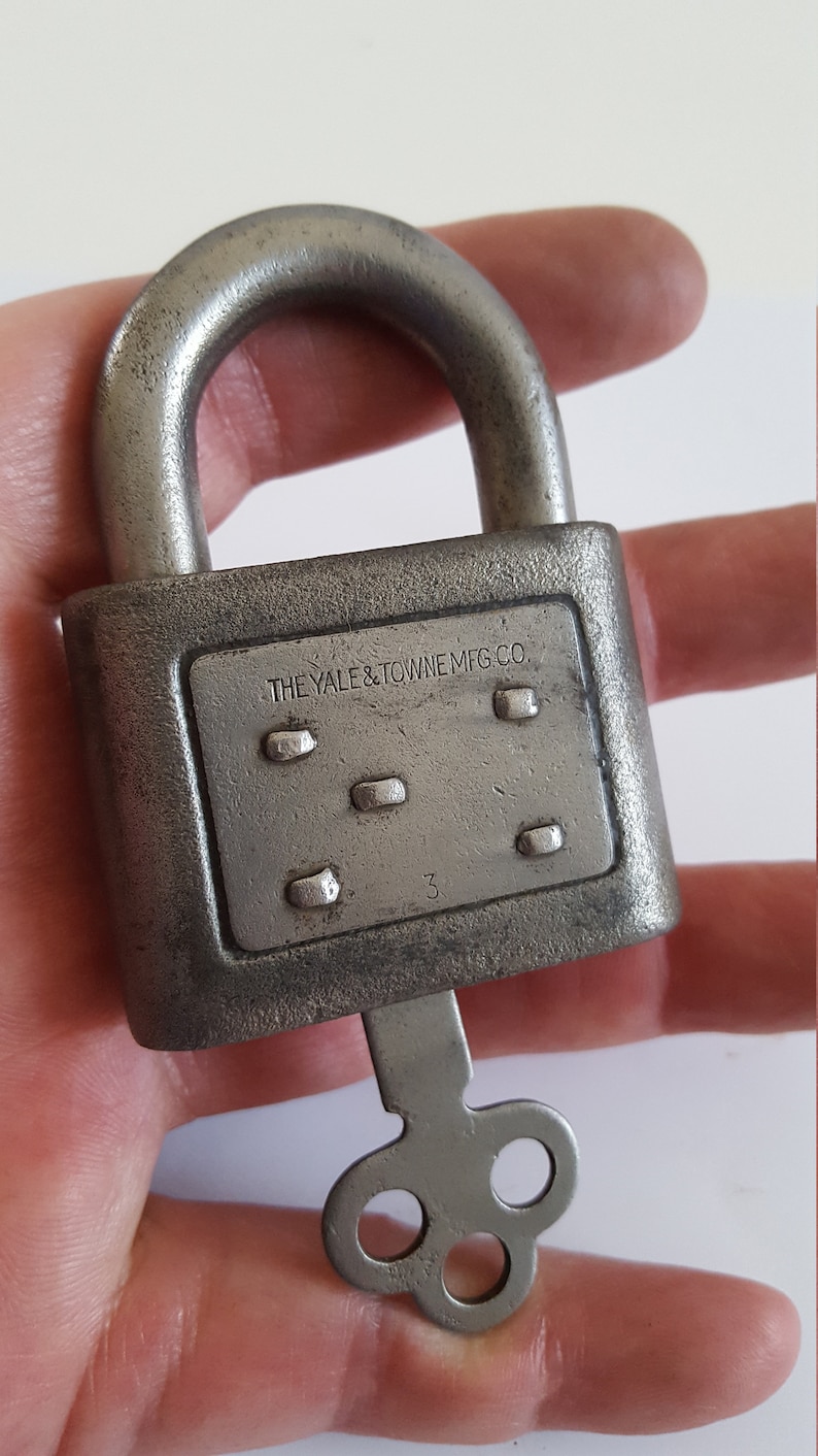Antique Yale and Towne Junior 225 steel padlock with key great condition and works as it should