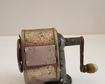 その他 BOSTON  PENCIL SHARPENER Vintage 1947 Boston KS Pencil Sharpener: Industrial Patina