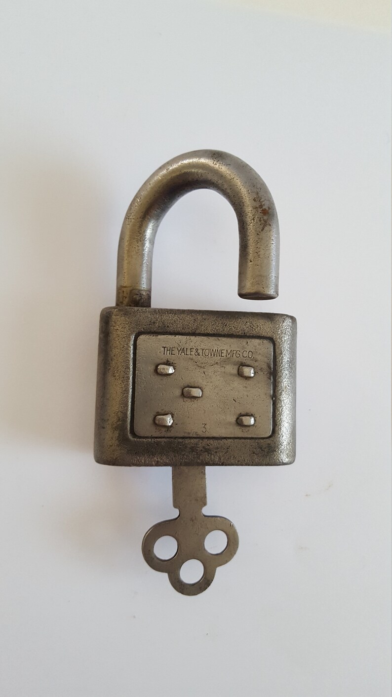 Antique Yale and Towne Junior 225 steel padlock with key great condition and works as it should