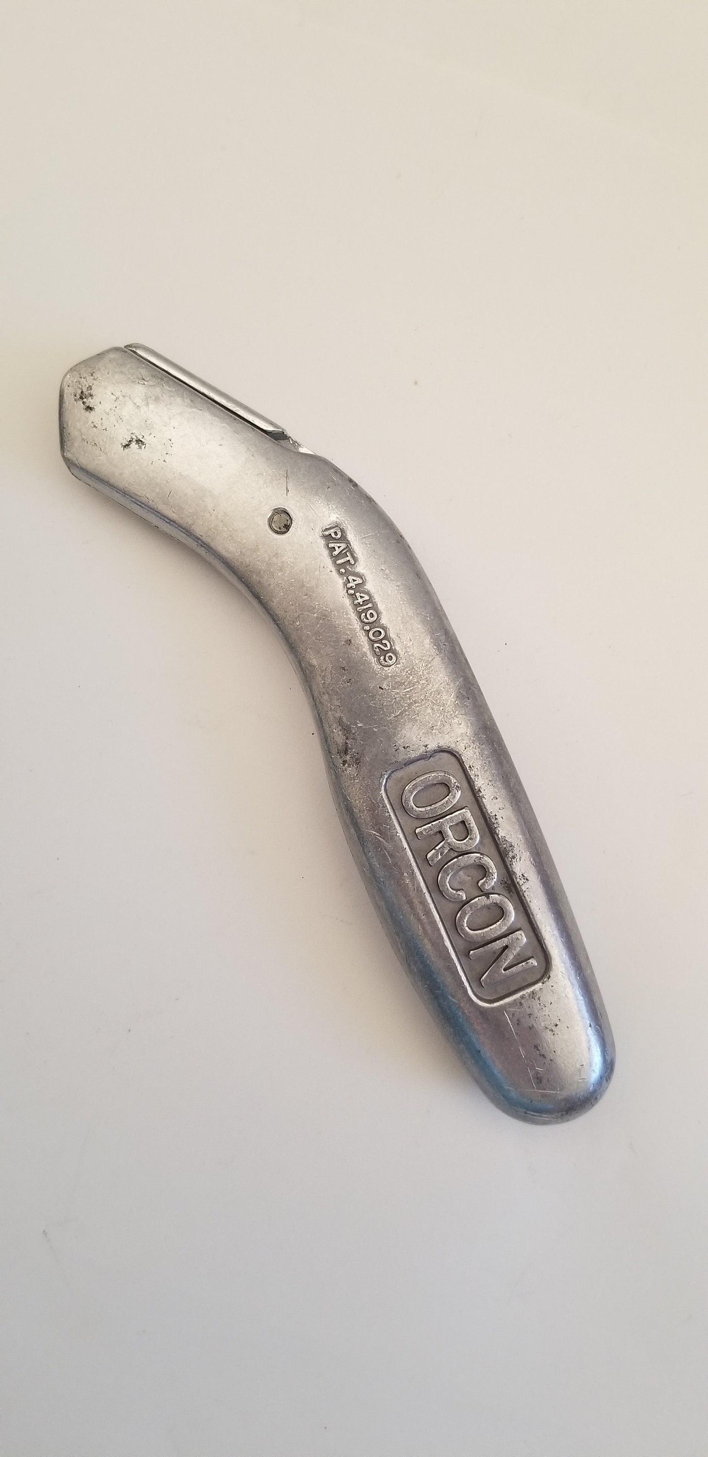 Roberts 10-215 Razor Blade Carpet Knife