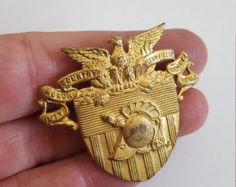 Vintage circa 1960's United States Military Academy peaked cap badge, used with some signs of age, West Point Cadet, Duty Honor Country