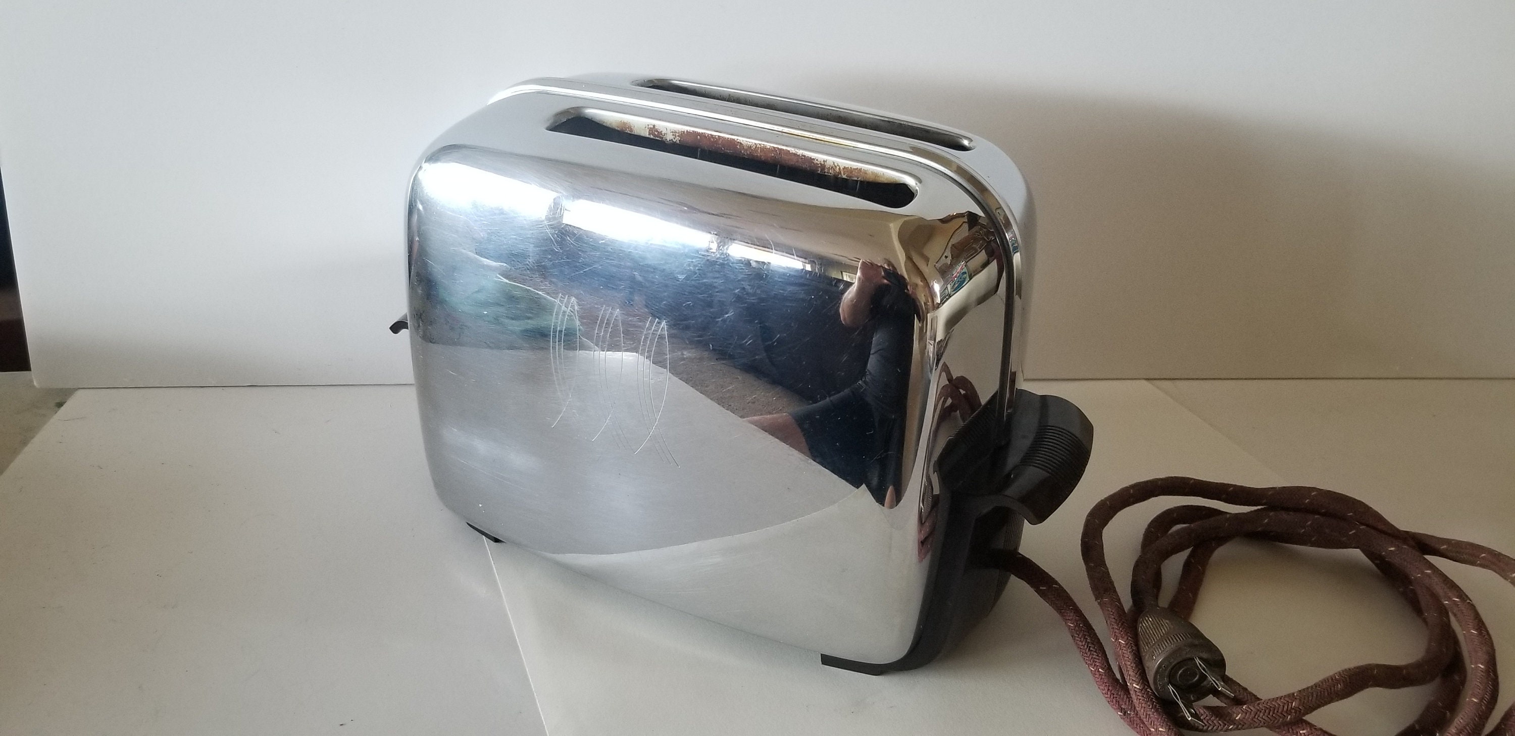 Vintage McGraw Electric Co. Toastmaster 1-Slice Toaster Model 1A4