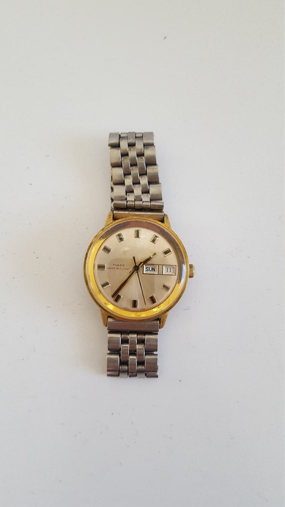 Vintage Timex Marlin mechanical day/date wristwatc