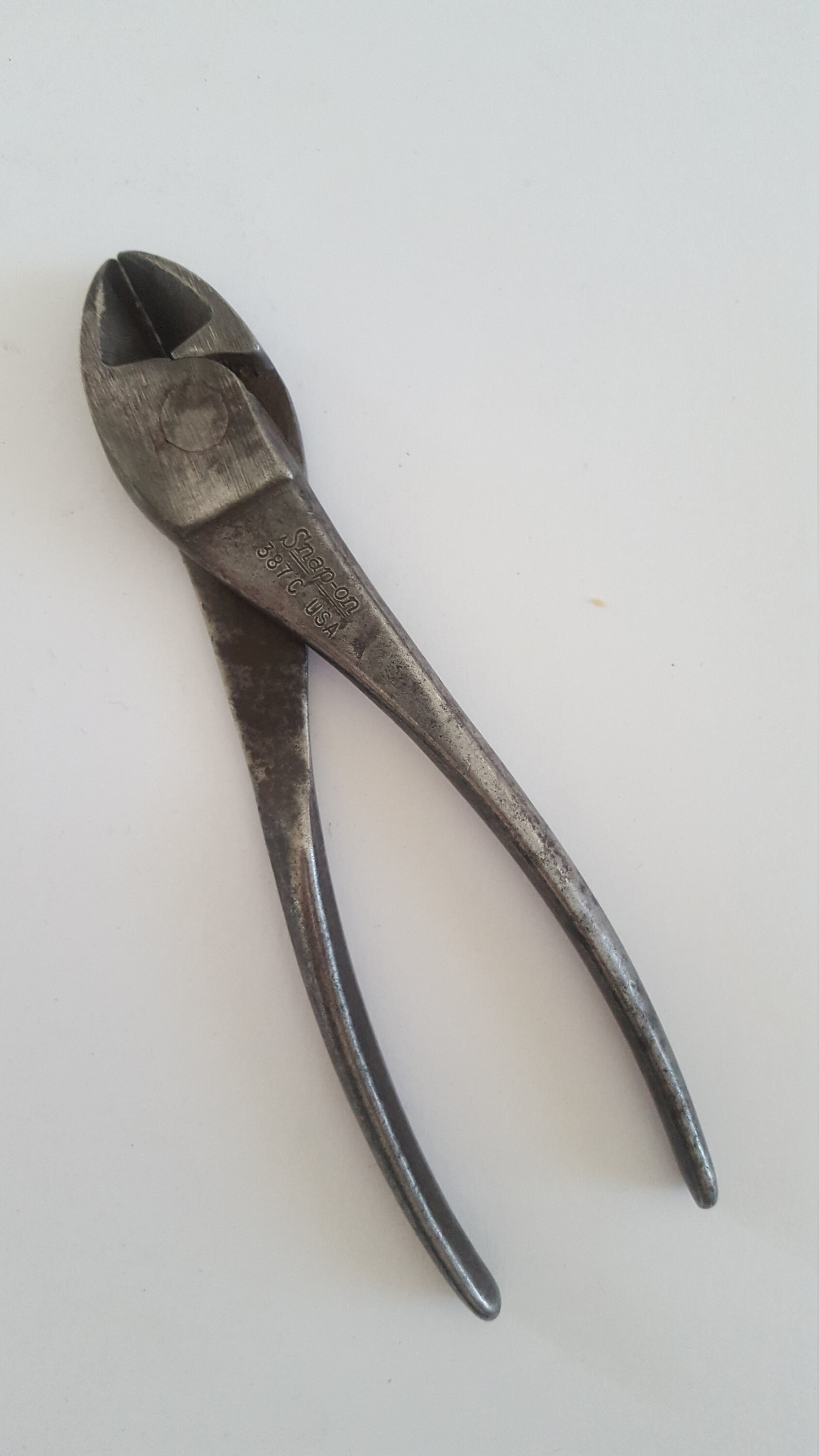 Snap on outlet diagonal cutters