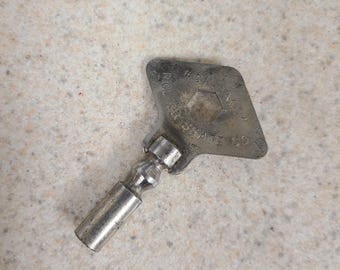 Antique/vintage Chicago roller skate key, used cleaned condition, unusual design