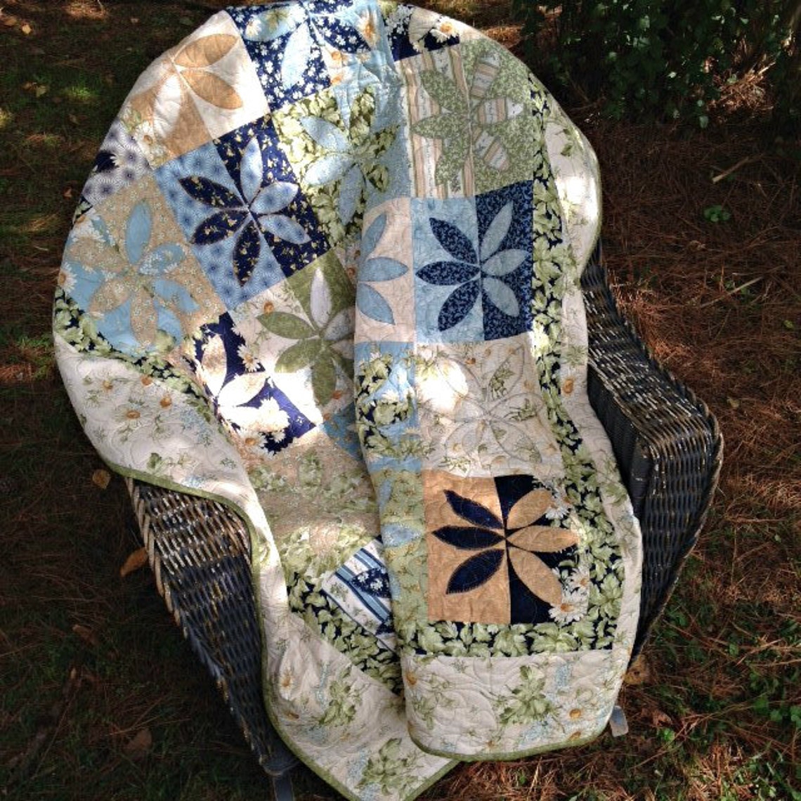 Daisy Quilt Floral Quilt Flower Blanket Gentle Breeze Etsy
