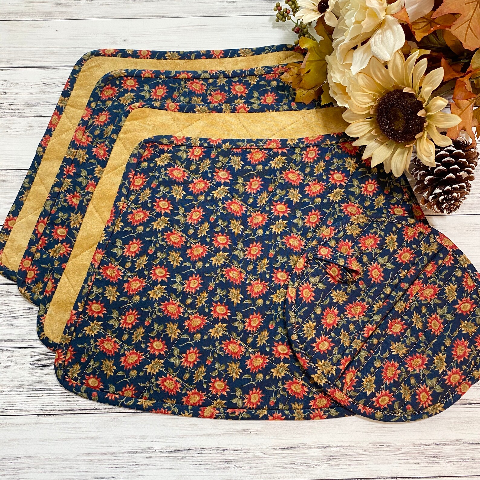 Quilted Placemats Set of 4 Curved Table Mats Round Table Etsy