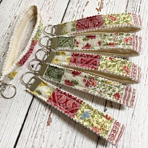 Quilted Key Fob – Summer Cottage Patchwork Keychain in Red, Yellow & Green - Unique Gifts
