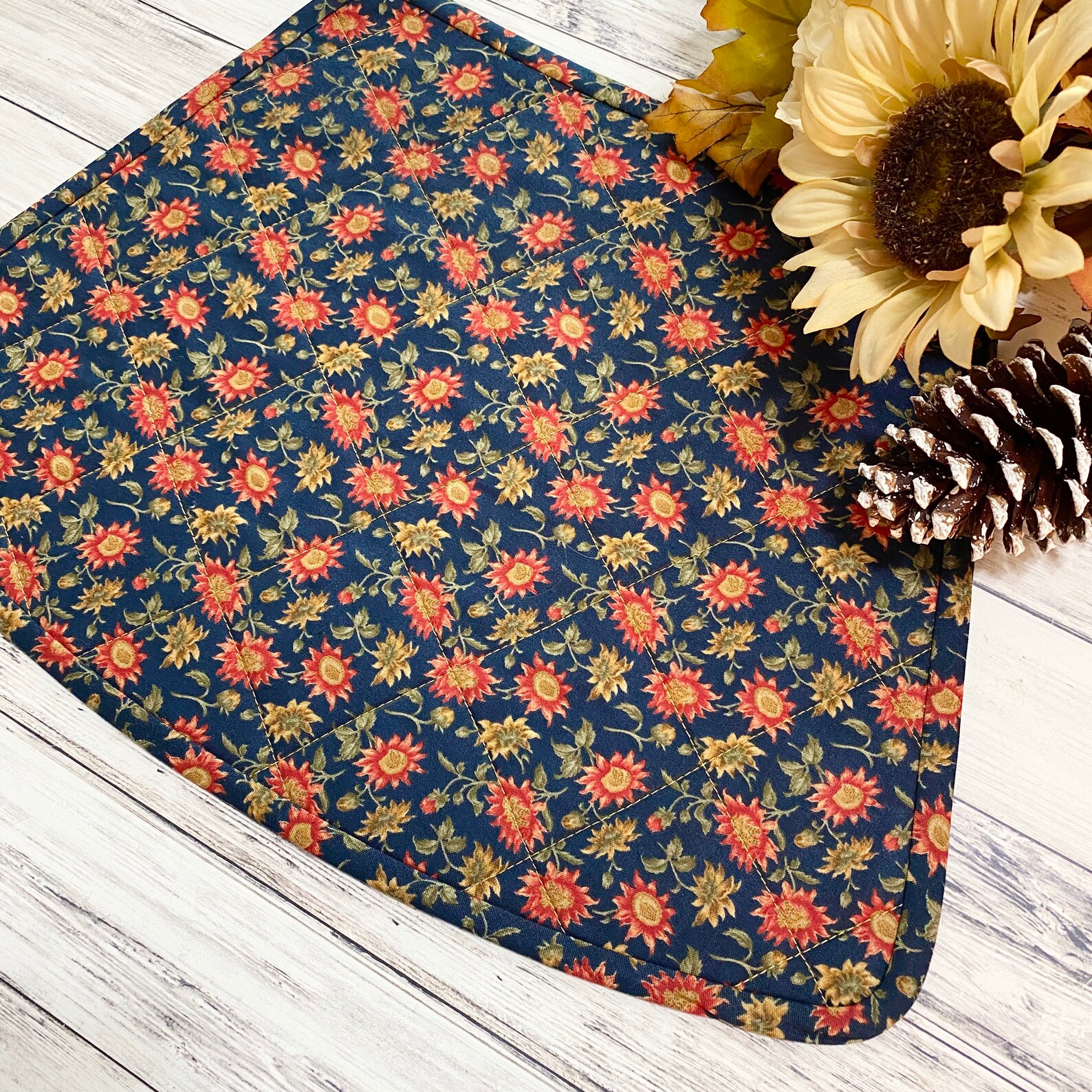 Quilted Placemats Set of 4 Curved Table Mats Round Table Etsy