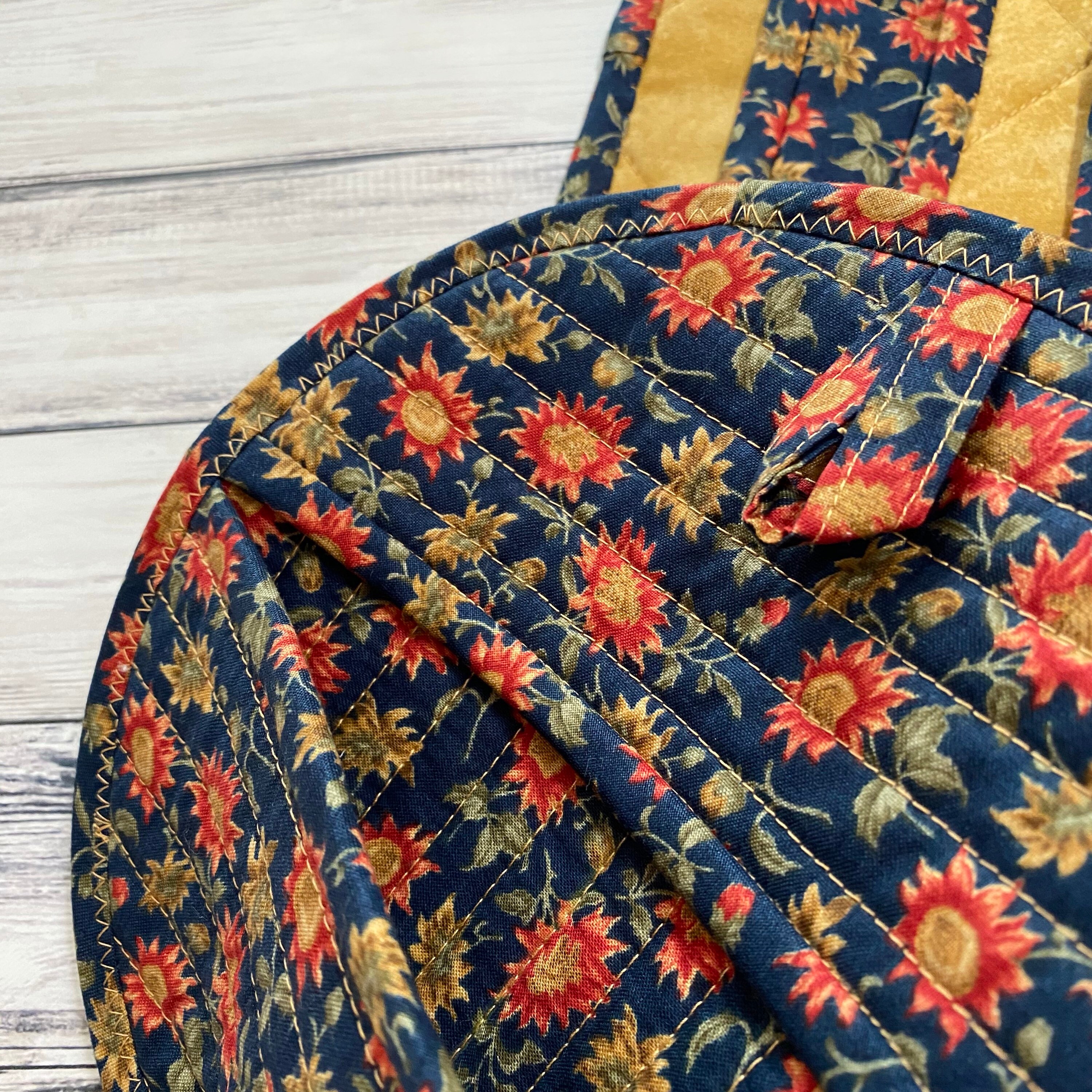 Quilted Placemats Set of 4 Curved Table Mats Round Table Etsy