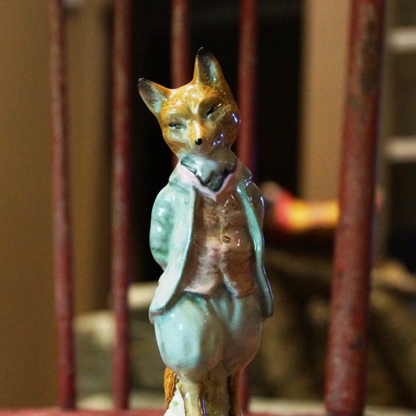 Vintage Beatrix Potter's "Foxy Whiskered Gentleman",  F. Warne & Co., Ltd, Beswick England