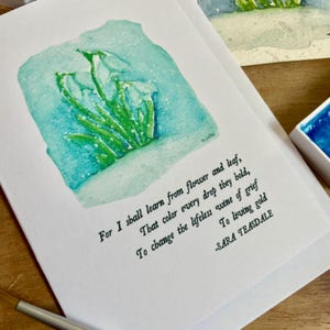 Sara Teasdale, Schneeglöckchen im Schnee Grußkarte, Blumenkunst, Schneeglöckchenblumen, Aquarell, Grußkarte, Garten, Grußkarte, Poesie, Geschenk