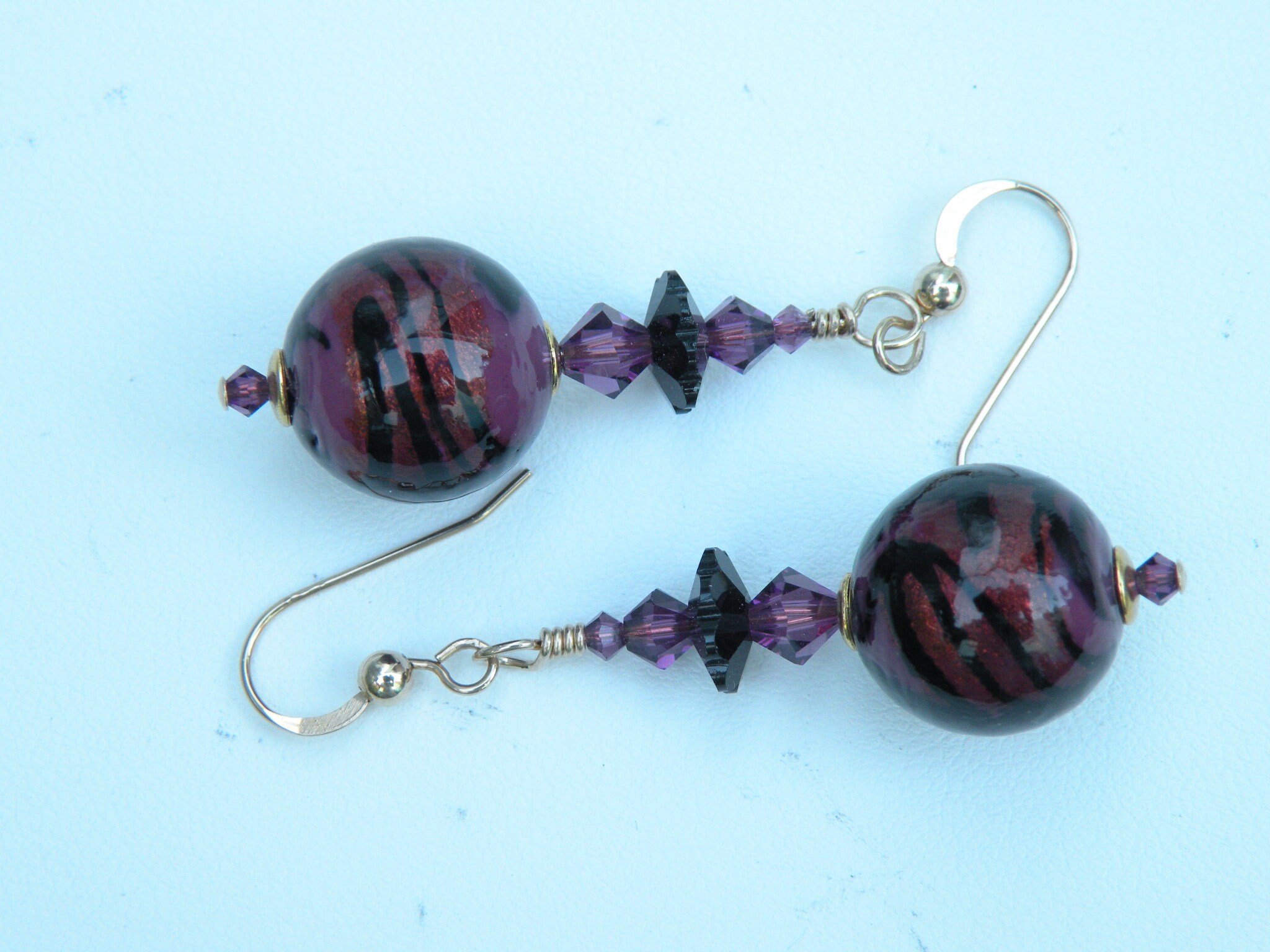 Boucles D'oreilles Pendantes En Acier Et Perles De Murano Violet - Style élégant Et Coloré