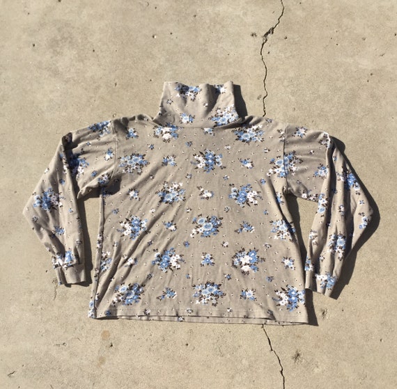 Vintage Floral Turtleneck // tan turtleneck//minim