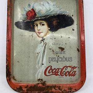 Vintage 1970&#39;s Coca Cola advertising metal tray.
